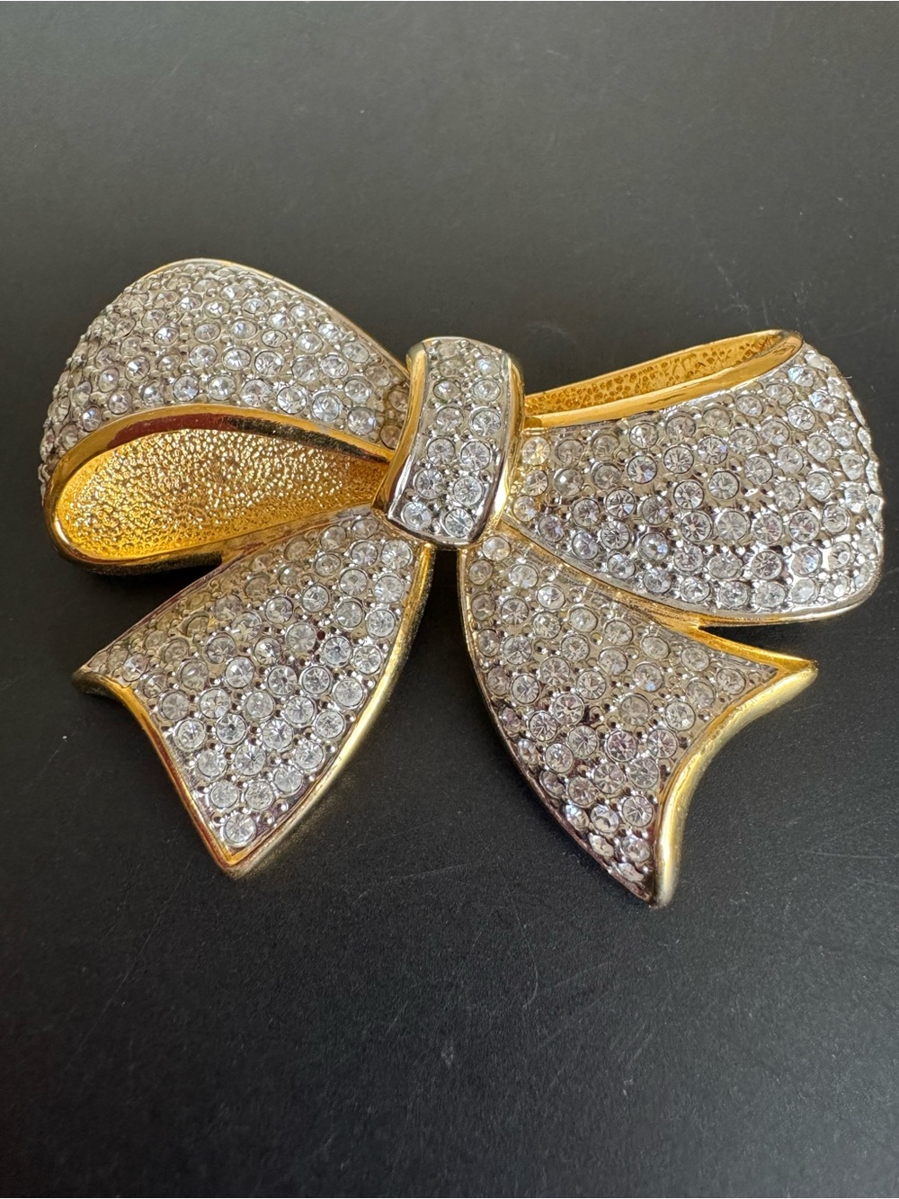 Vintage Swarovski Large Bow Ribbon Rhinestone Gold Tone Brooch Pin Diamond Look